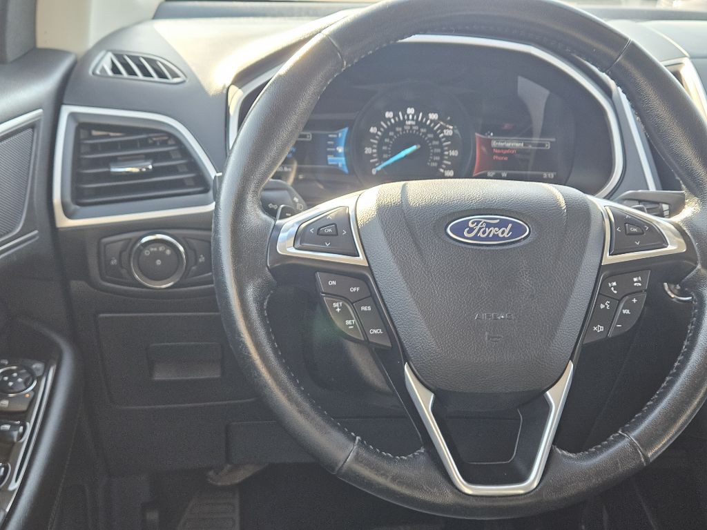 2016 Ford Edge Image 24