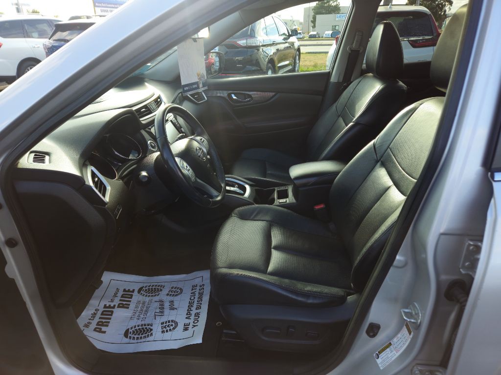 2015 Nissan Rogue Image 9