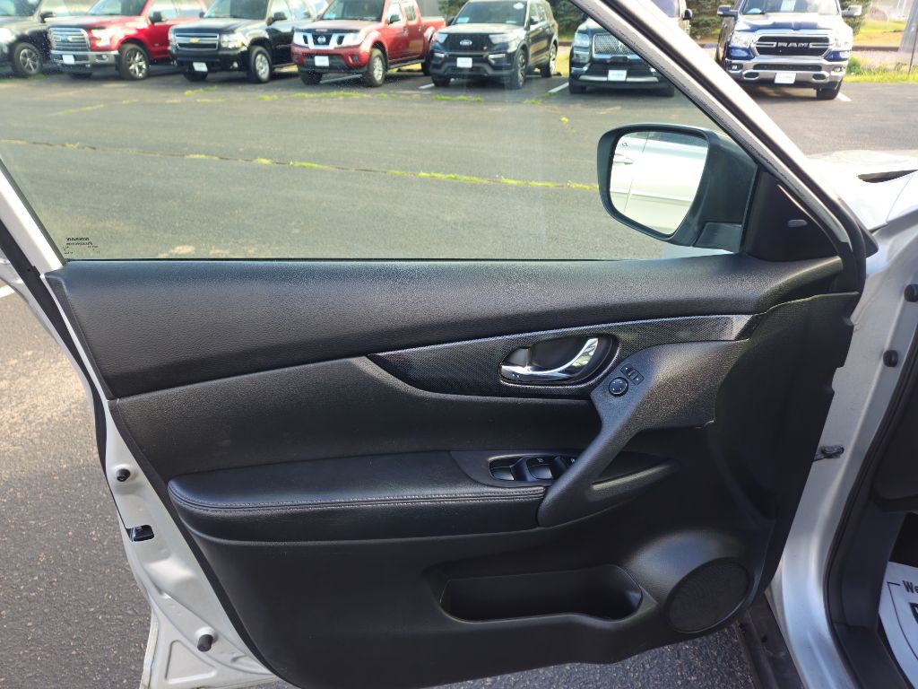 2015 Nissan Rogue Image 10