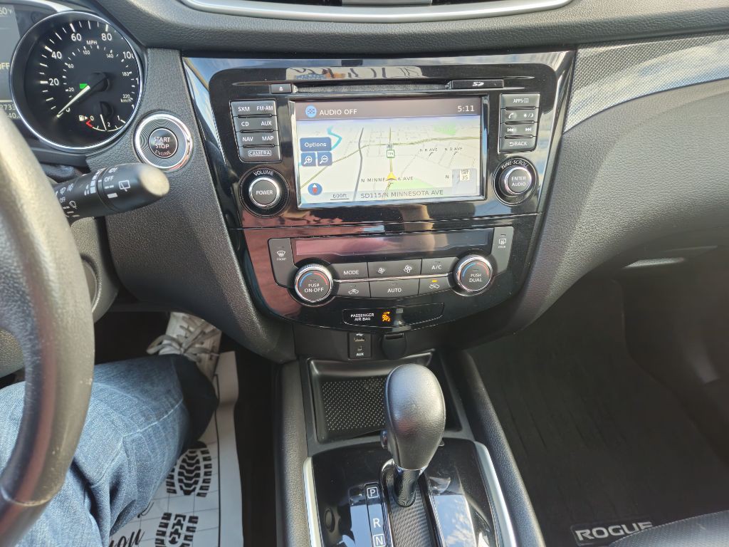 2015 Nissan Rogue Image 23
