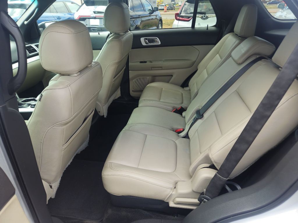 2015 Ford Explorer Image 14