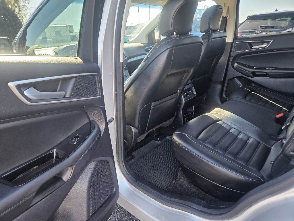 2019 Ford Edge Image 11
