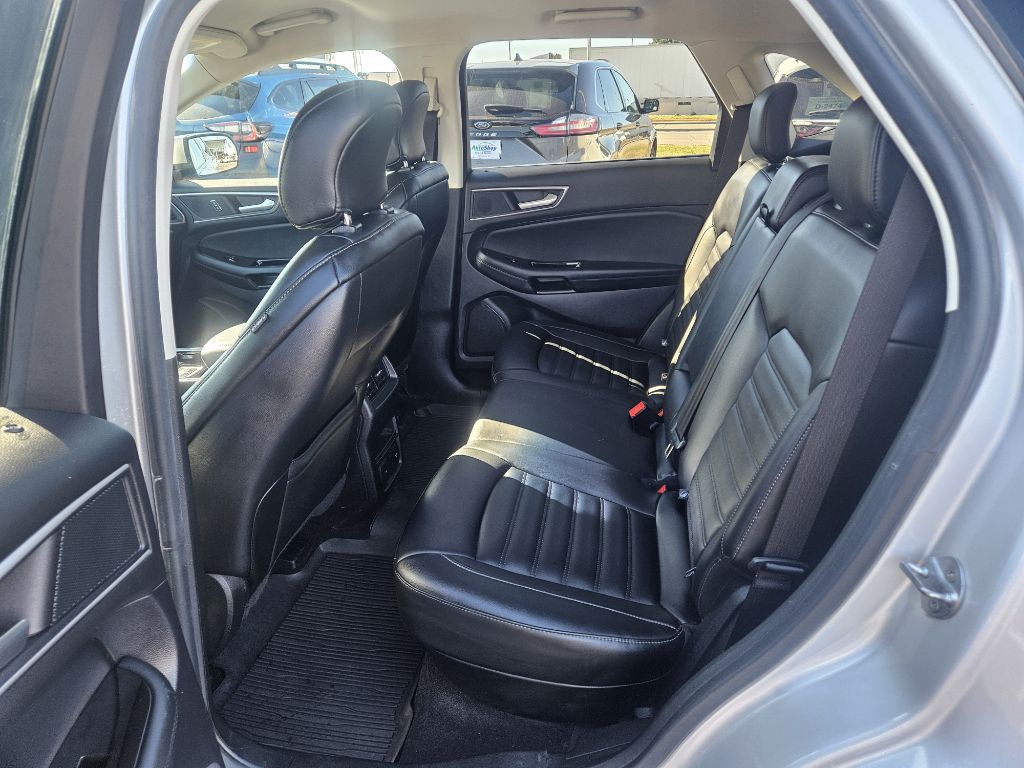 2019 Ford Edge Image 13