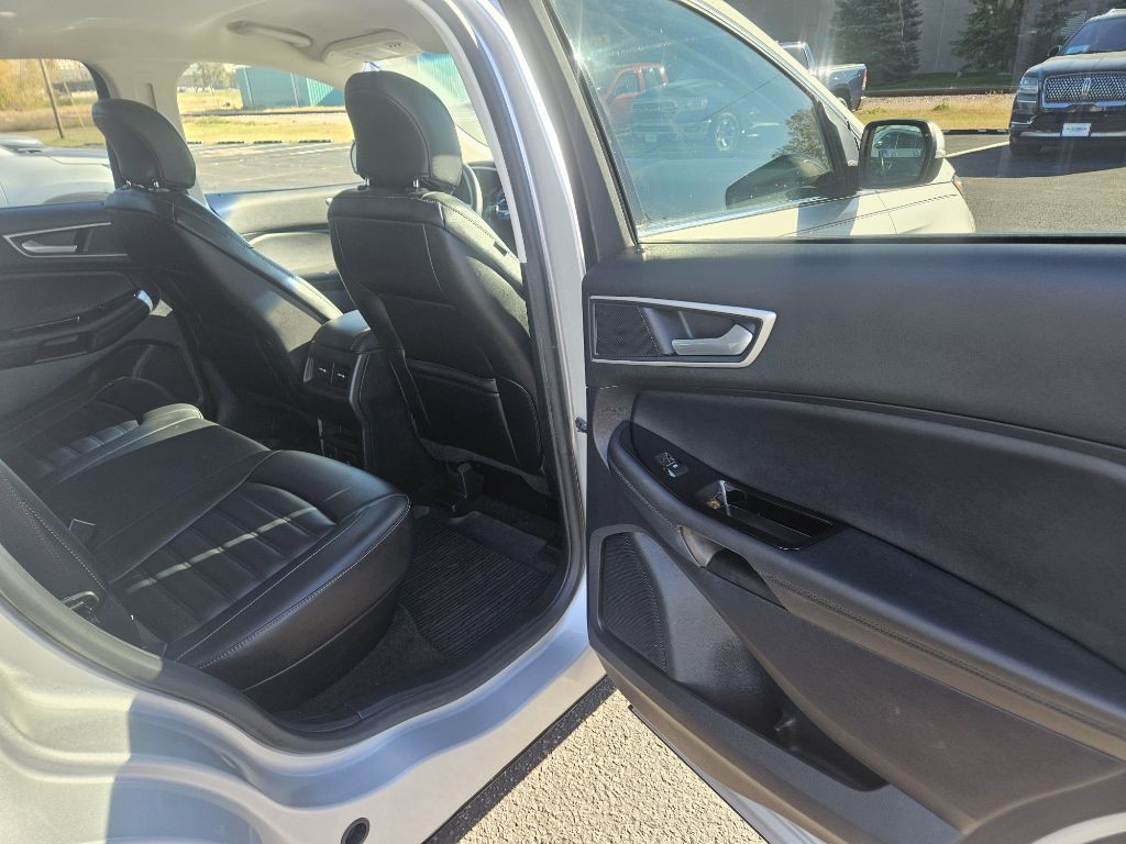 2019 Ford Edge Image 15