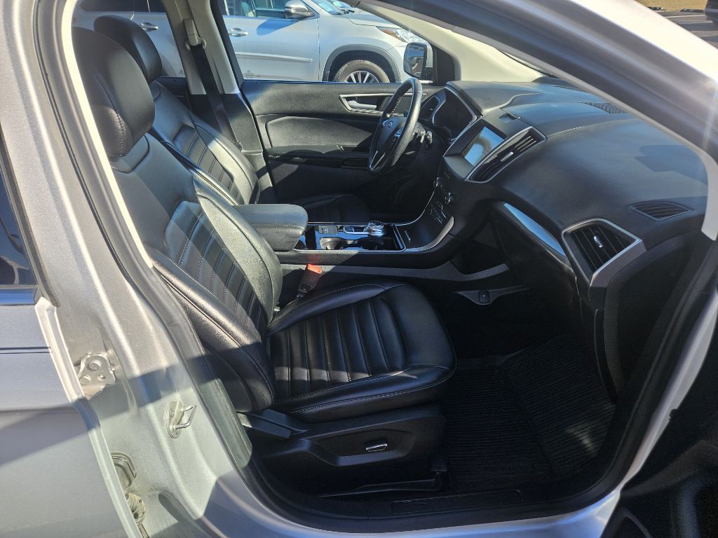 2019 Ford Edge Image 18