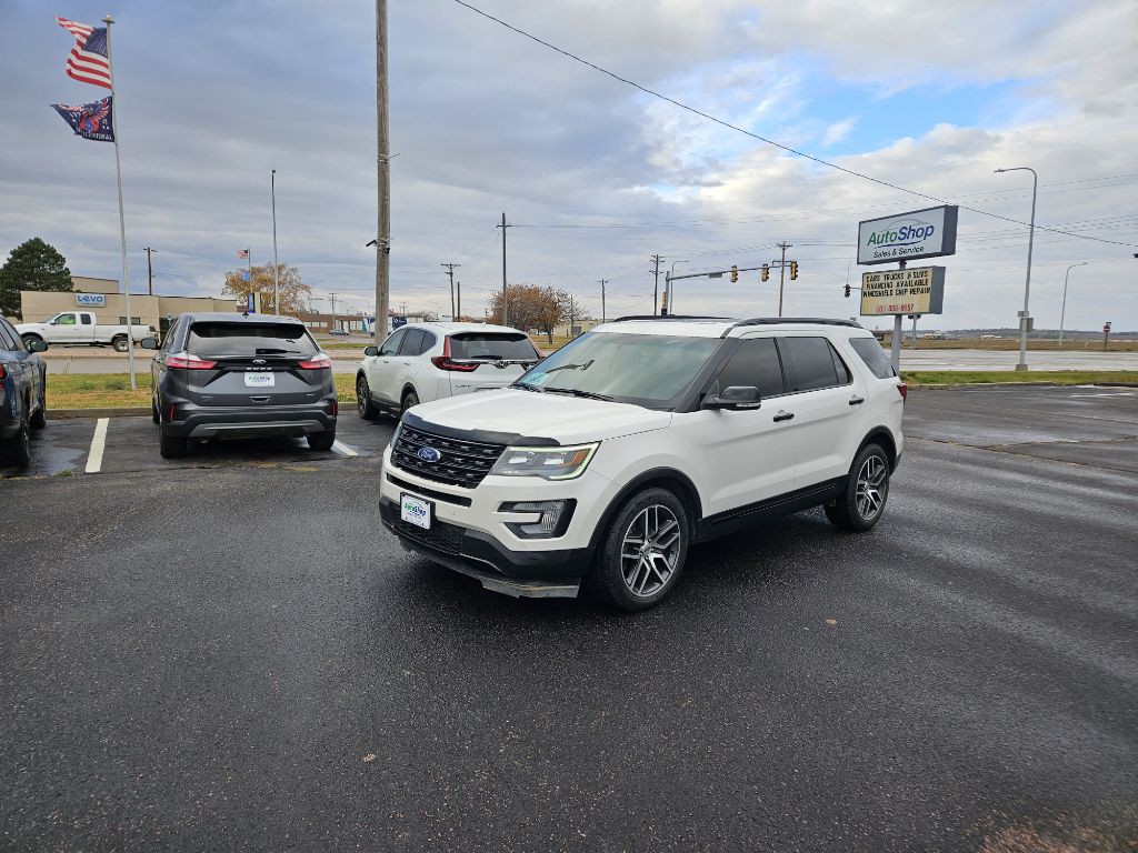 2017 Ford Explorer Image 1