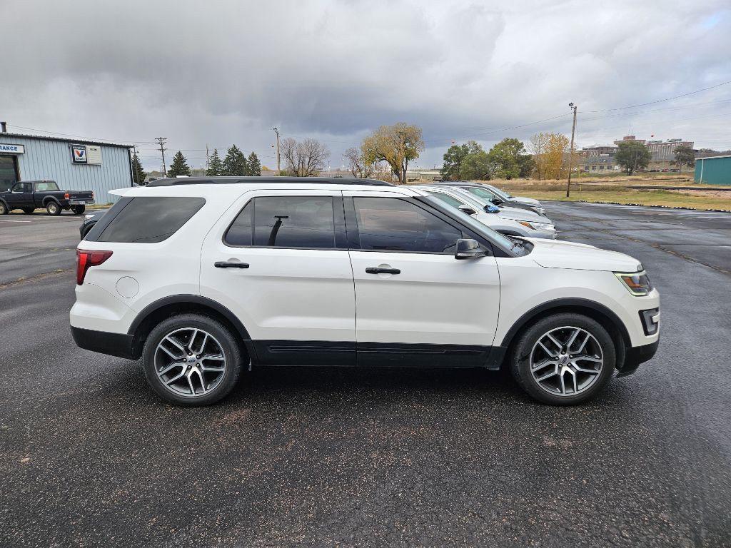 2017 Ford Explorer Image 5