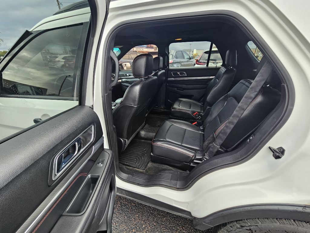 2017 Ford Explorer Image 10