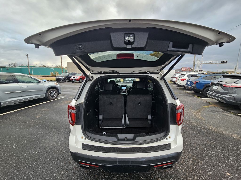 2017 Ford Explorer Image 11