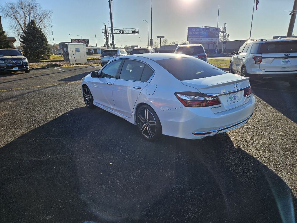 2017 Honda Accord Image 3