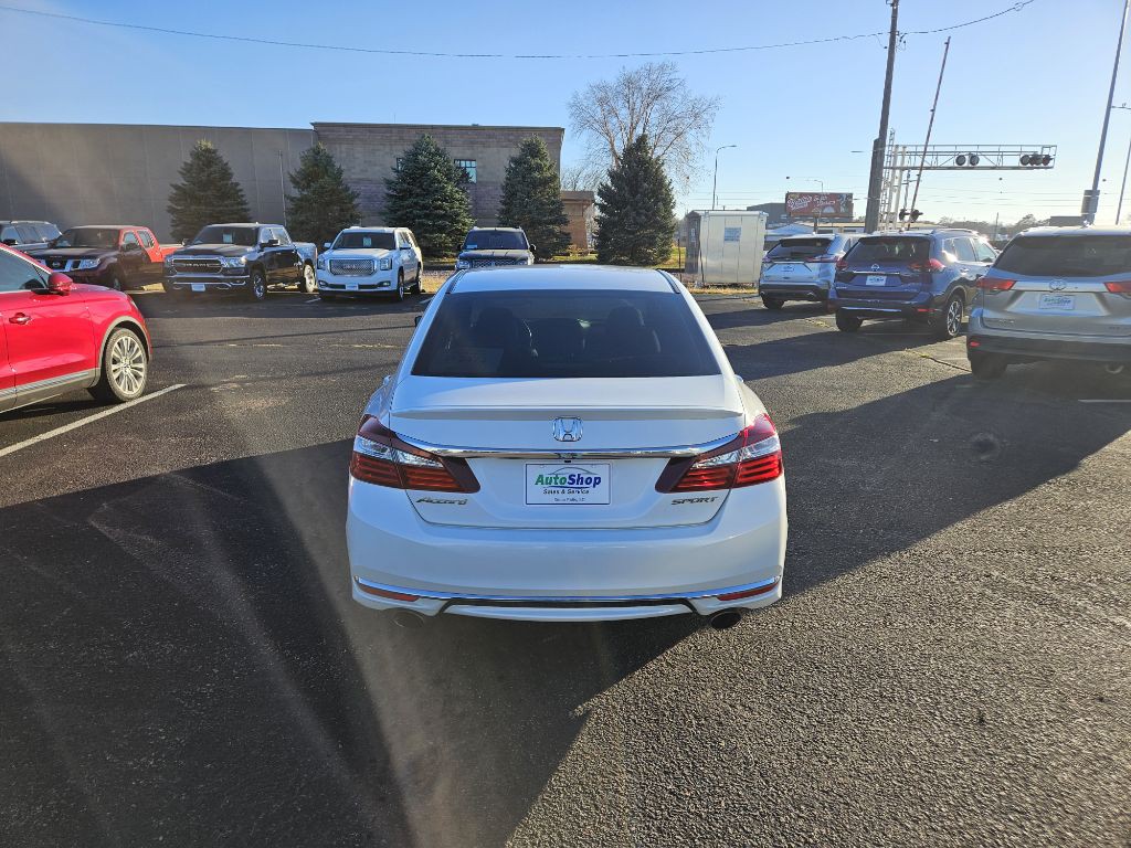 2017 Honda Accord Image 4