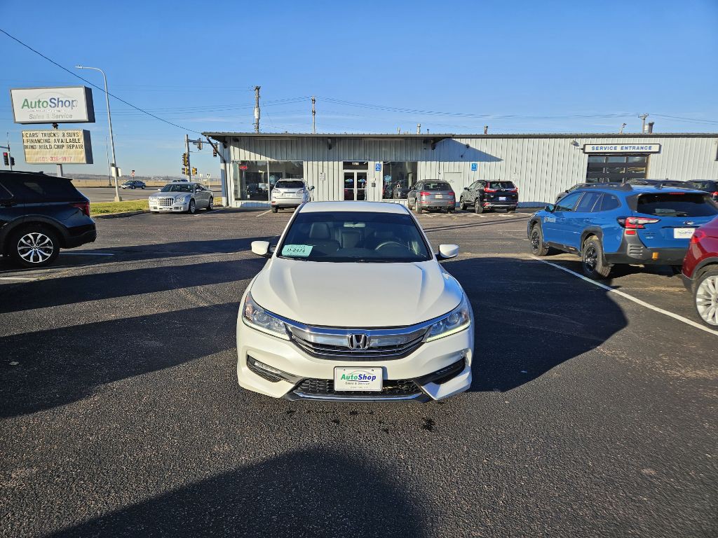 2017 Honda Accord Image 8