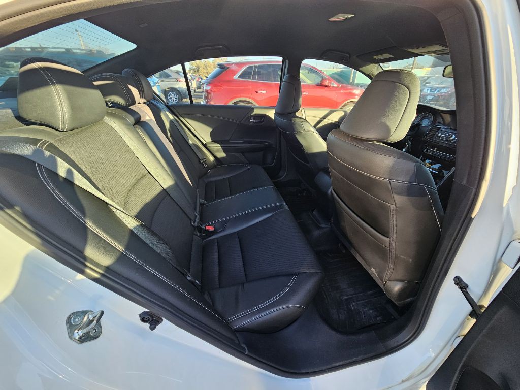 2017 Honda Accord Image 11