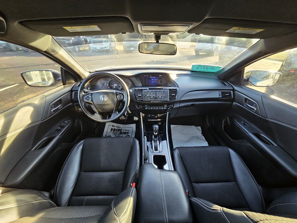 2017 Honda Accord Image 15