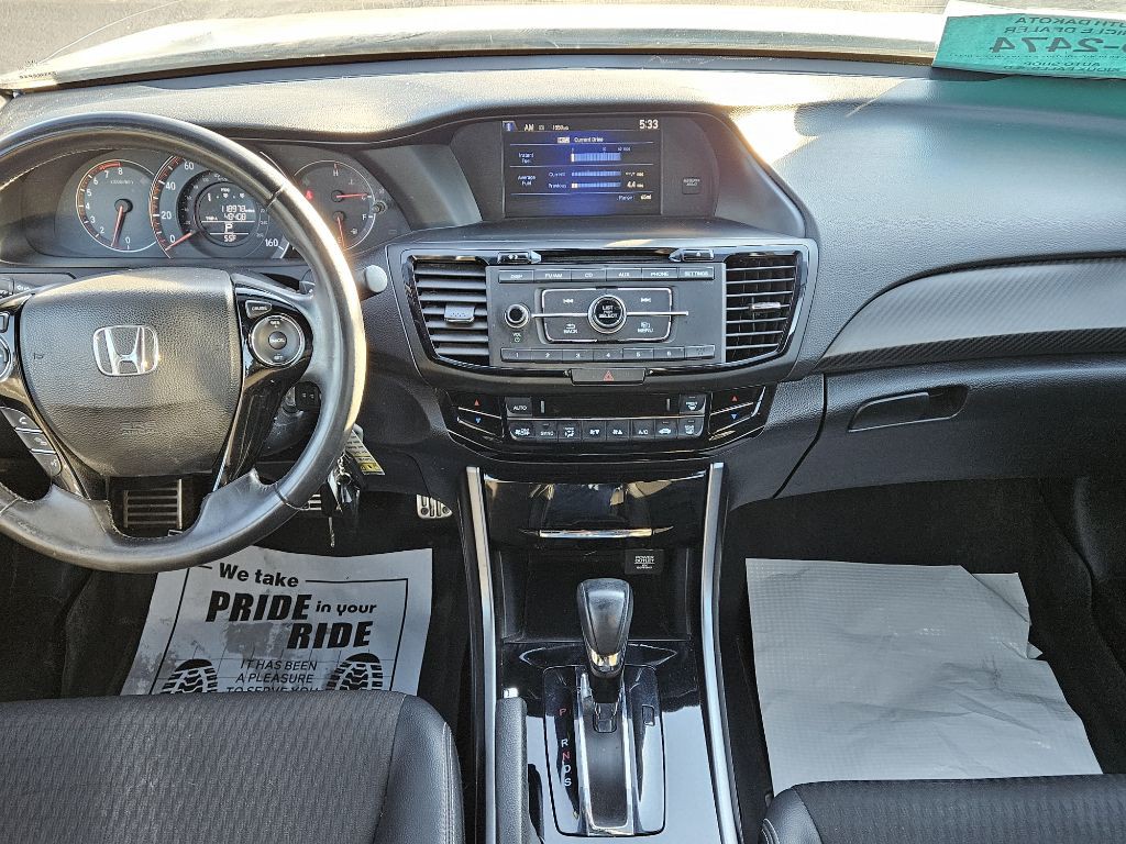 2017 Honda Accord Image 16