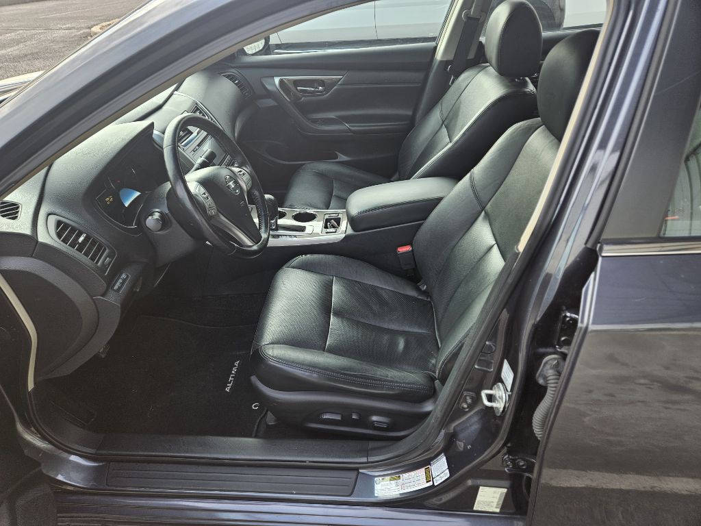 2013 Nissan Altima Image 9