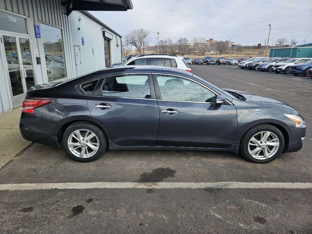 2013 Nissan Altima Image 4