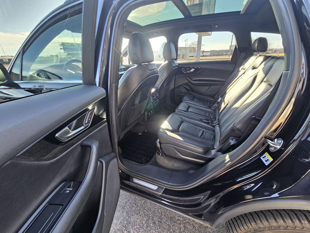 2018 Audi Q7 Image 10