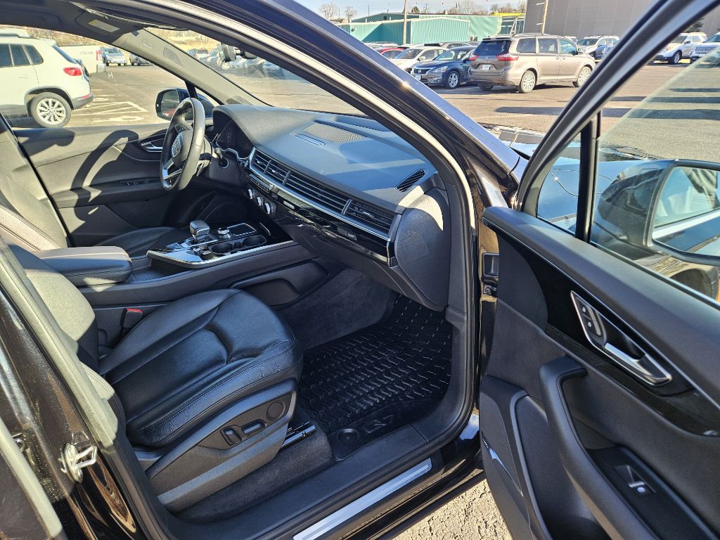 2018 Audi Q7 Image 16