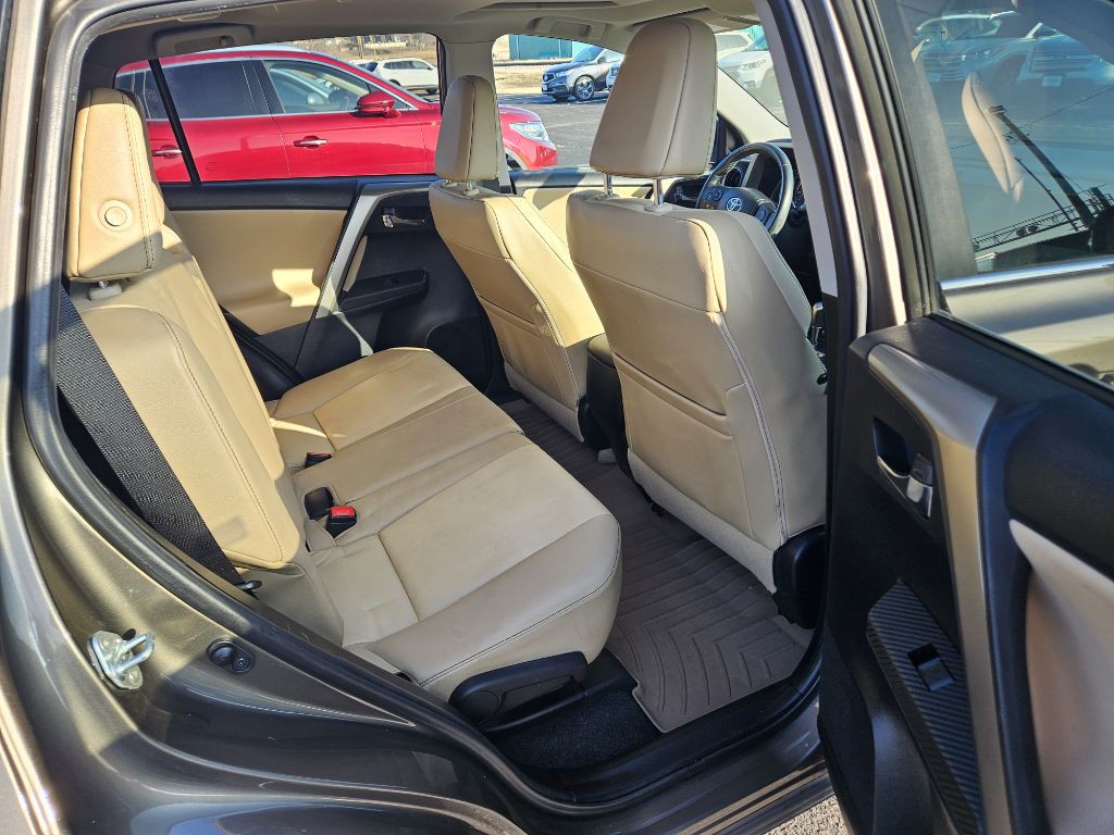2015 Toyota Rav4 Image 13