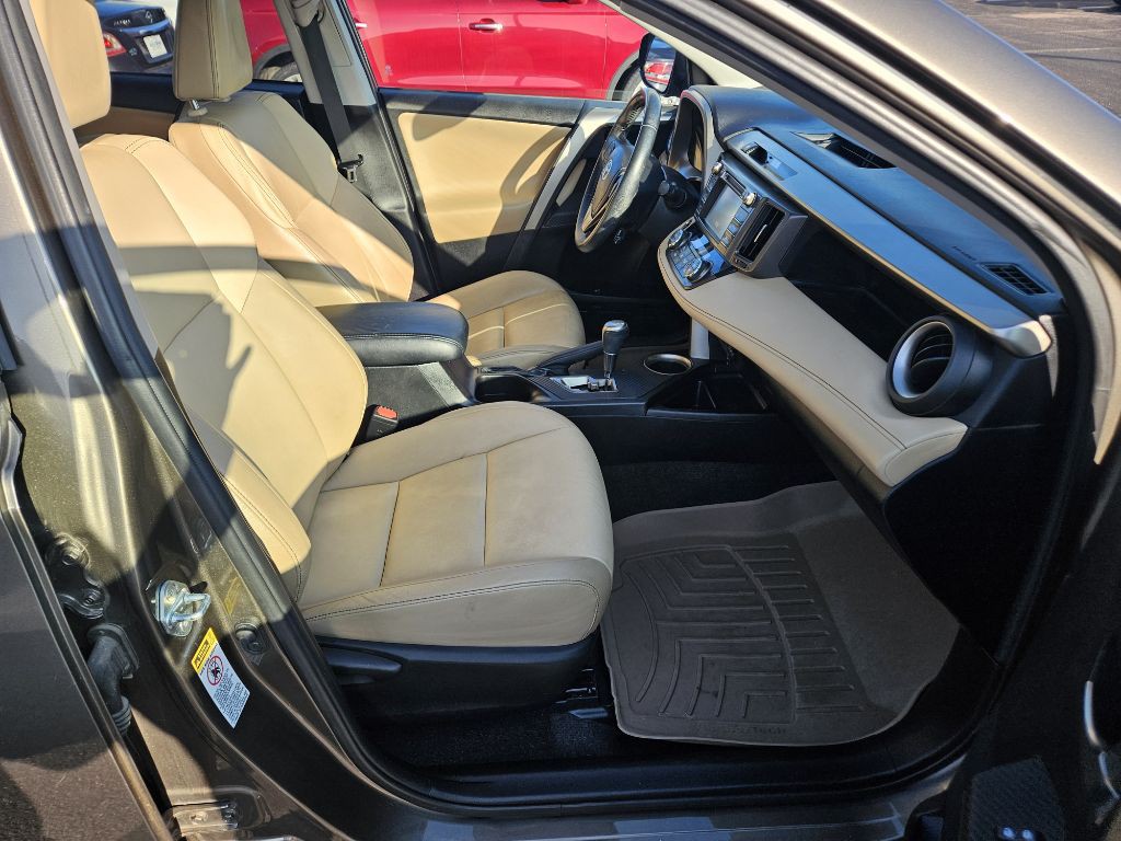 2015 Toyota Rav4 Image 15