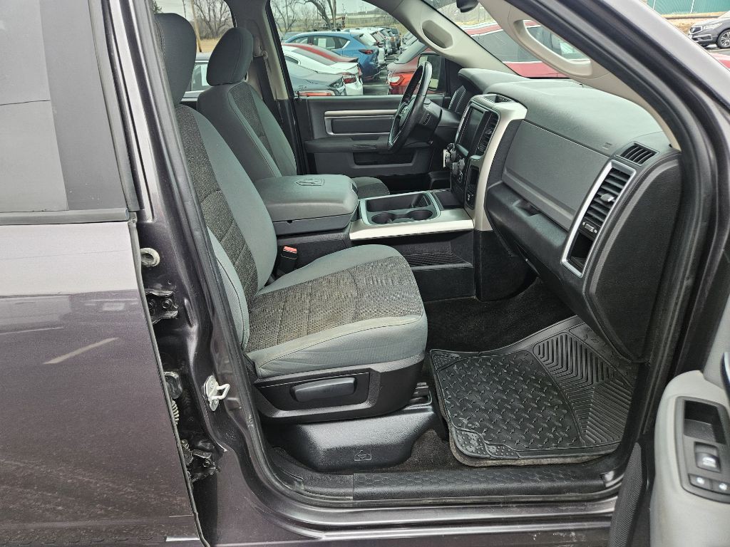 2016 RAM 1500 Image 17