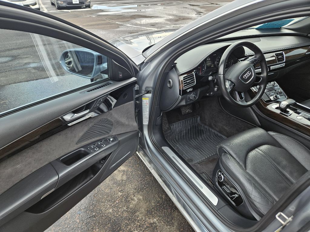 2013 Audi A8 Image 9