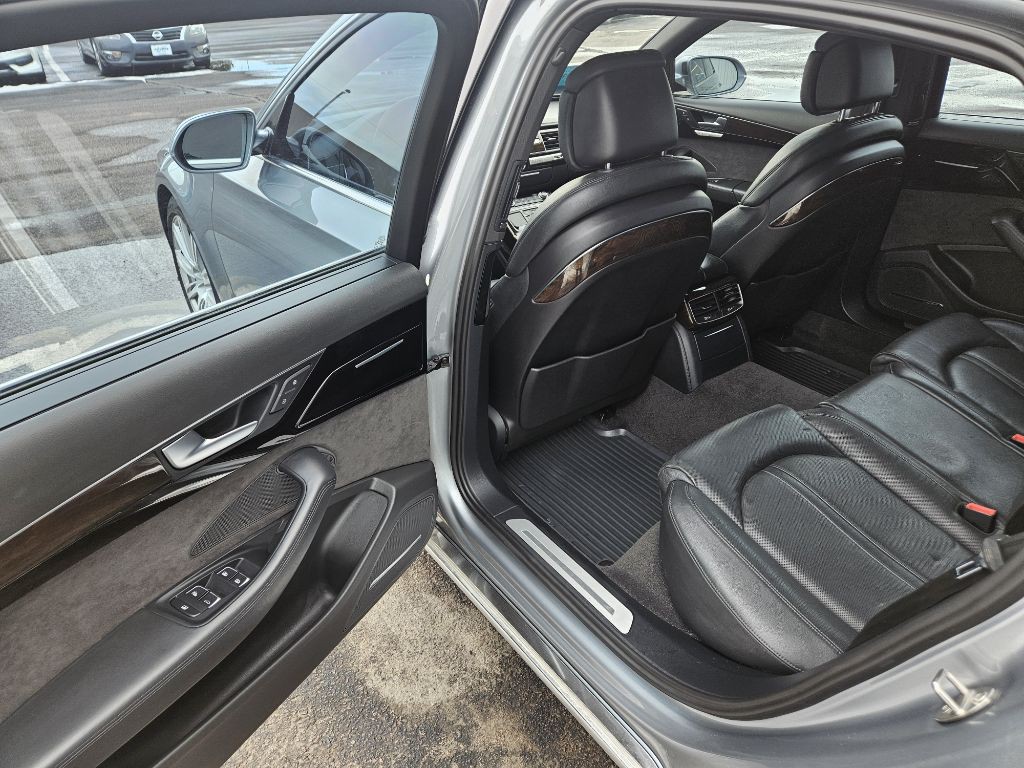 2013 Audi A8 Image 12