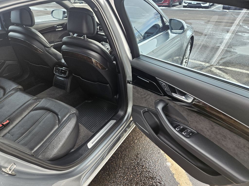 2013 Audi A8 Image 14