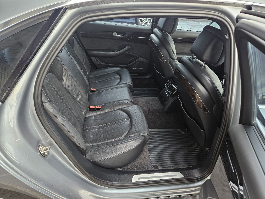 2013 Audi A8 Image 15