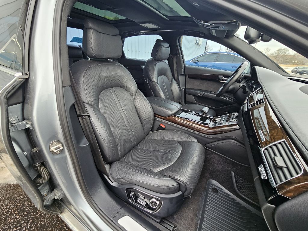 2013 Audi A8 Image 18