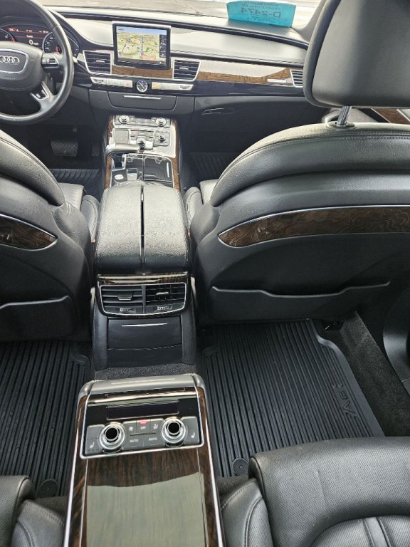 2013 Audi A8 Image 24