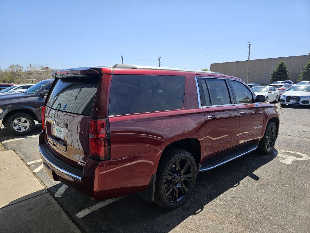2017 Chevrolet Suburban Image 5