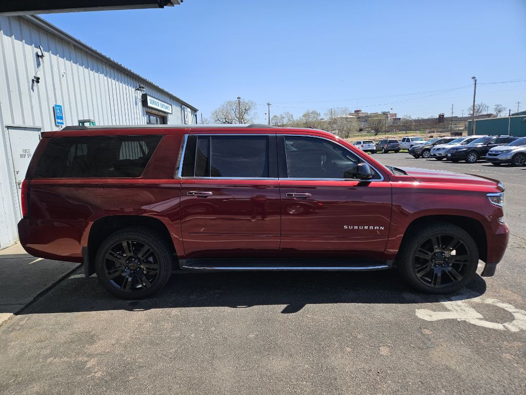 2017 Chevrolet Suburban Image 7