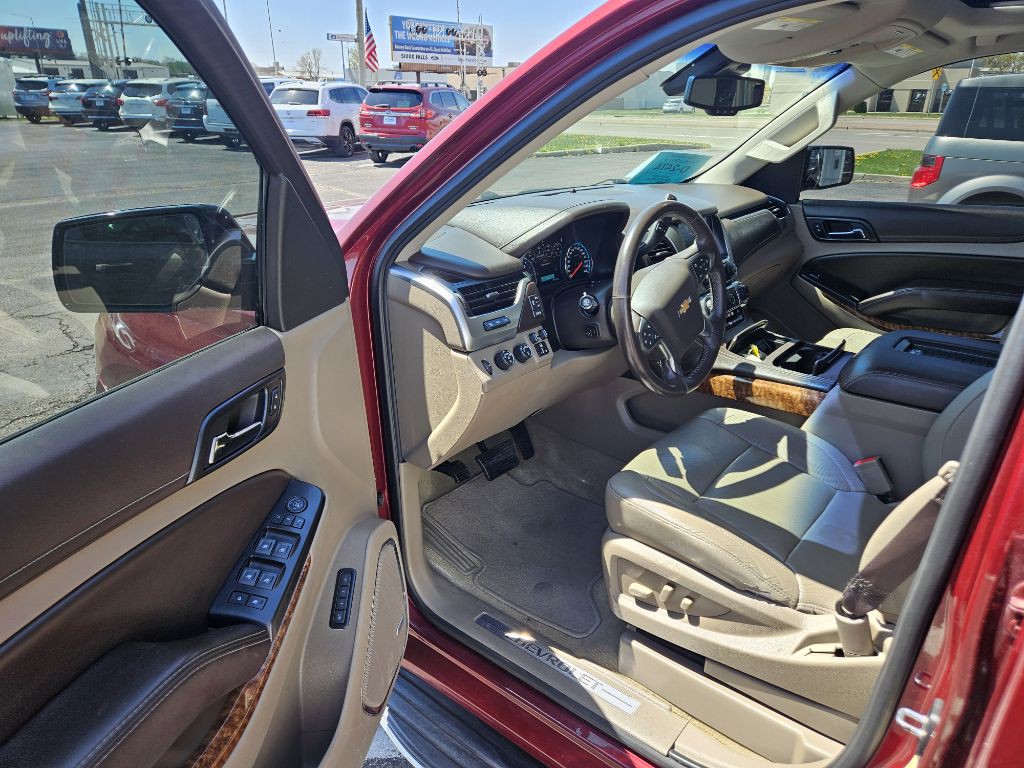 2017 Chevrolet Suburban Image 9