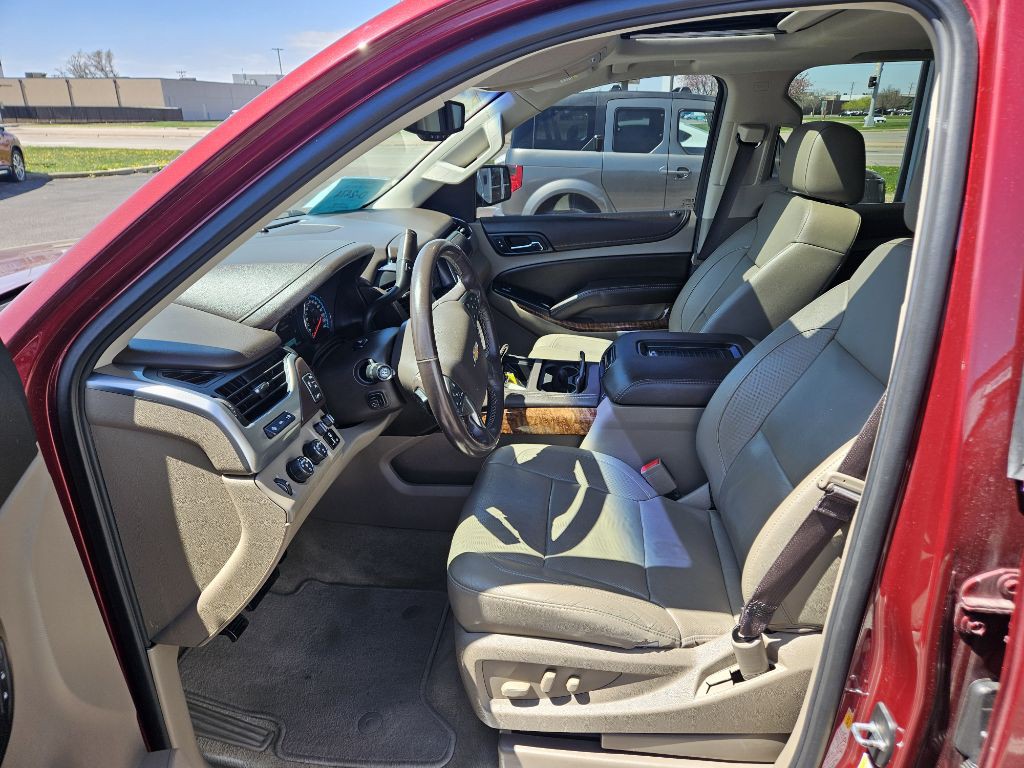 2017 Chevrolet Suburban Image 10