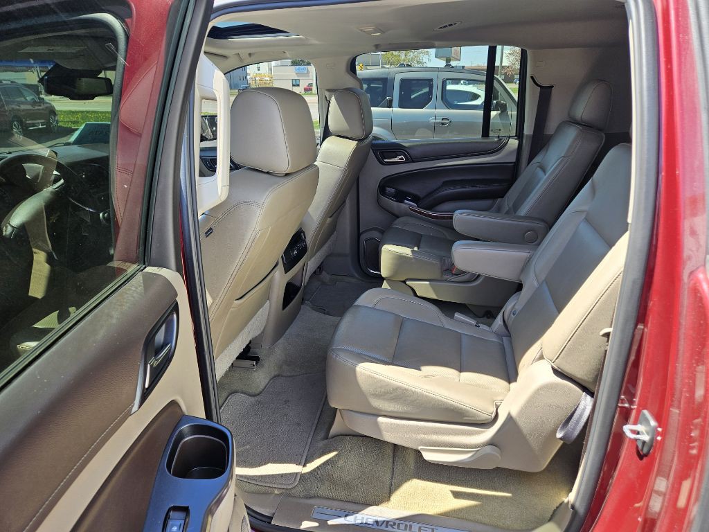 2017 Chevrolet Suburban Image 12