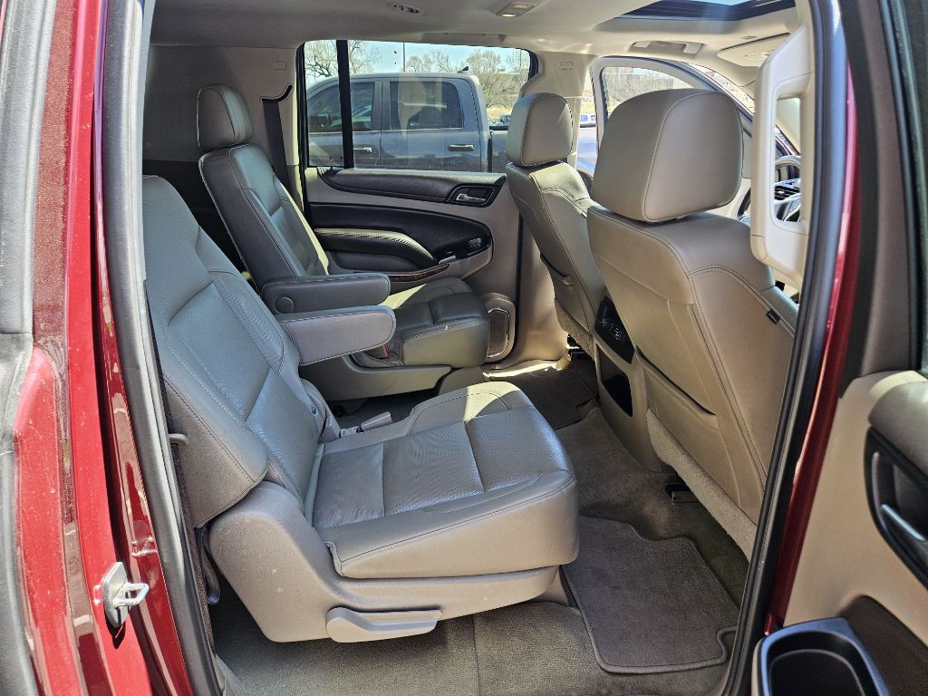 2017 Chevrolet Suburban Image 14
