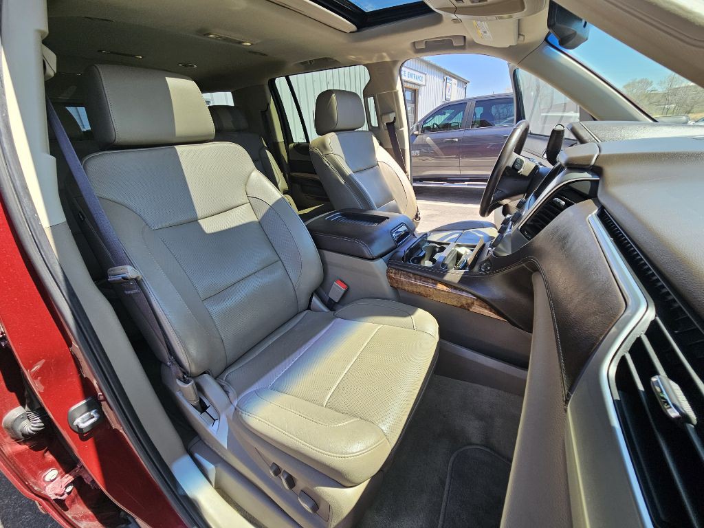 2017 Chevrolet Suburban Image 16