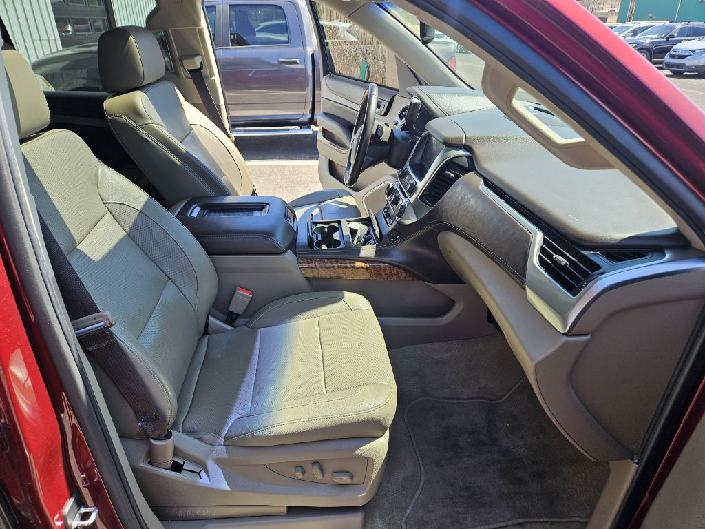 2017 Chevrolet Suburban Image 17