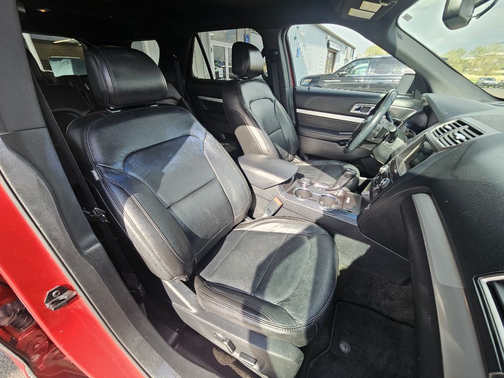 2017 Ford Explorer Image 16