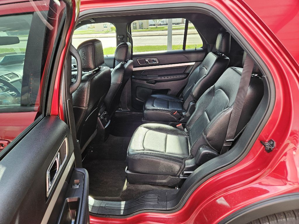 2017 Ford Explorer Image 35