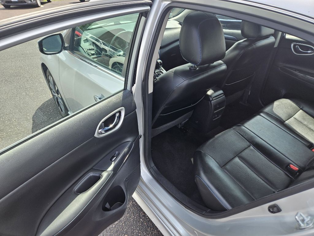 2016 Nissan Sentra Image 12