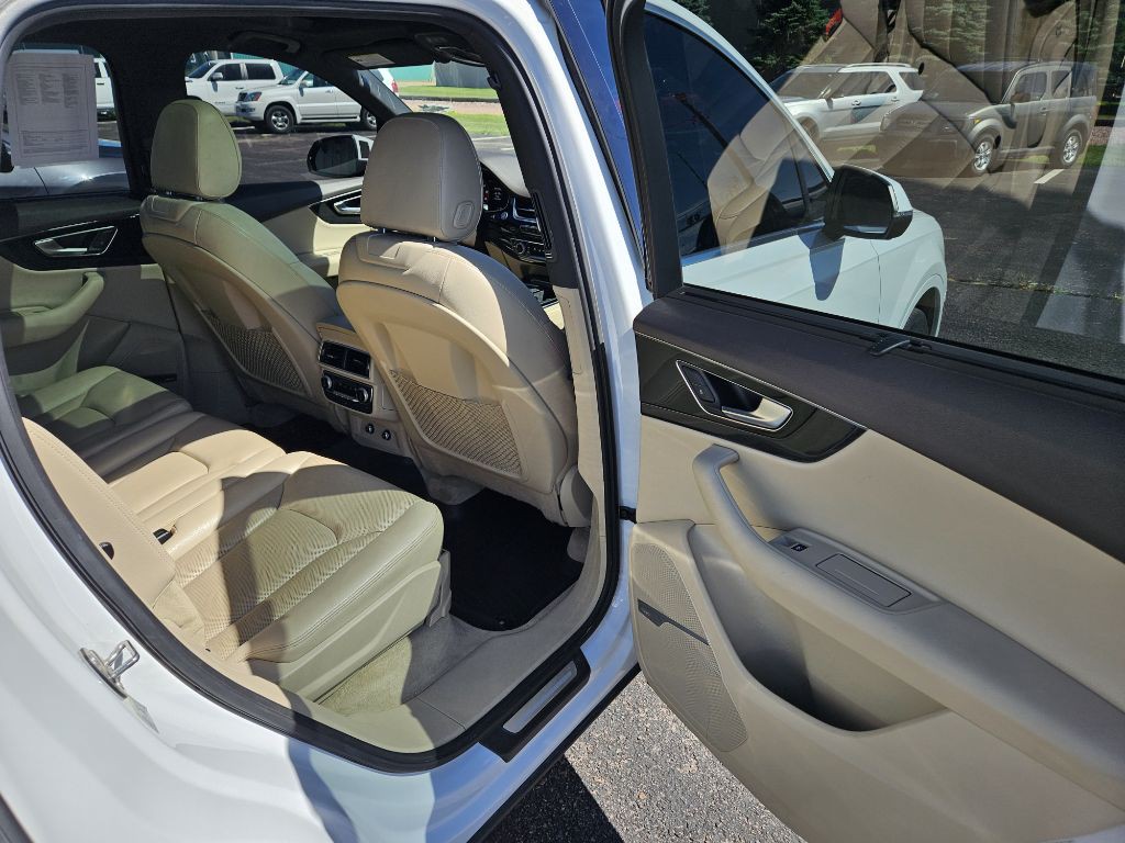 2018 Audi Q7 Image 16