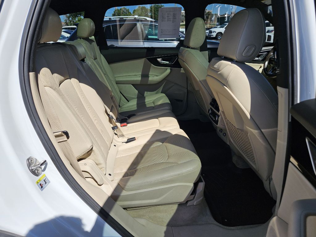 2018 Audi Q7 Image 17