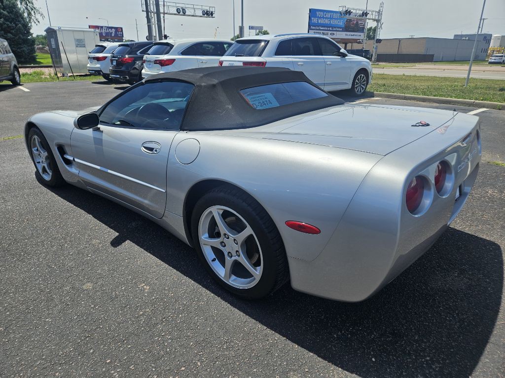2004 Chevrolet Corvette Image 3