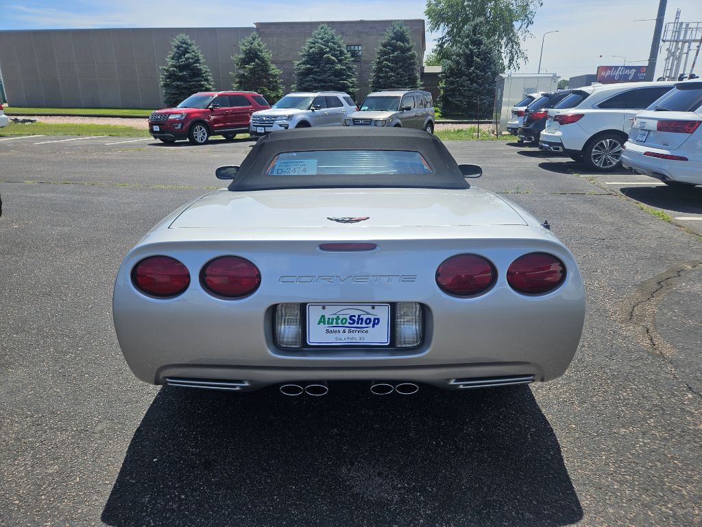 2004 Chevrolet Corvette Image 4