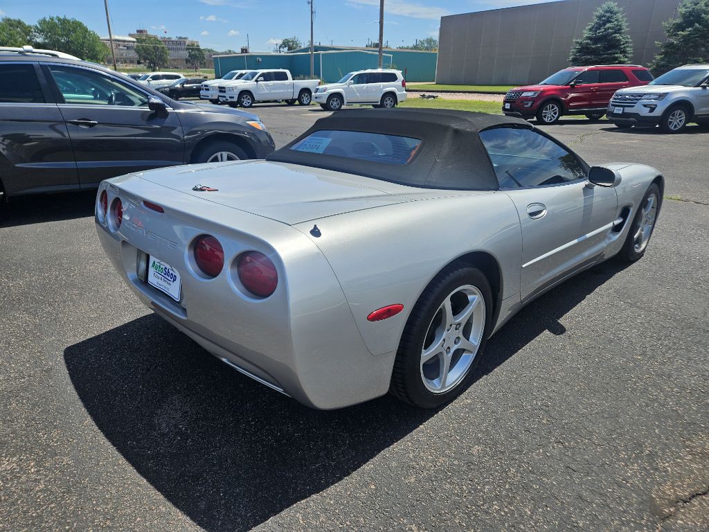 2004 Chevrolet Corvette Image 5
