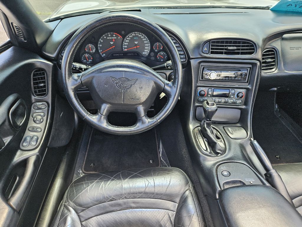2004 Chevrolet Corvette Image 20