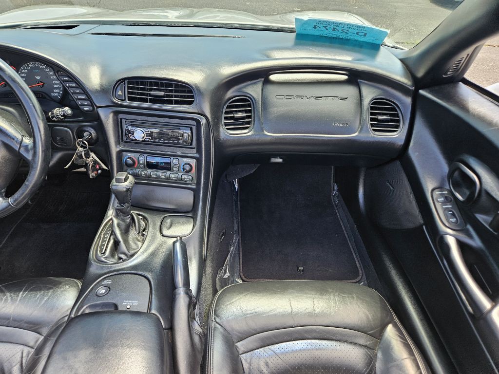2004 Chevrolet Corvette Image 21
